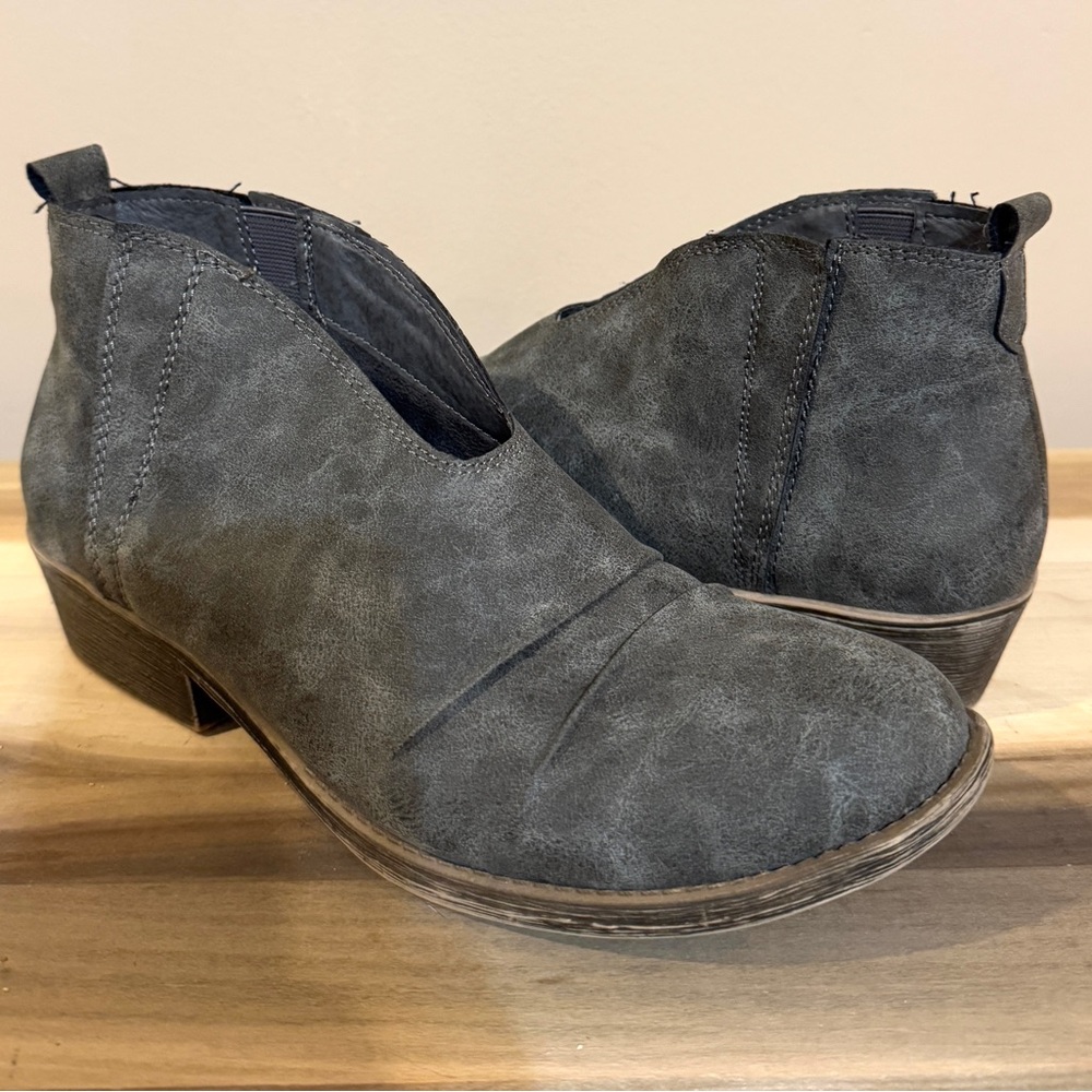 Very G Smoky Gray Slip-ons